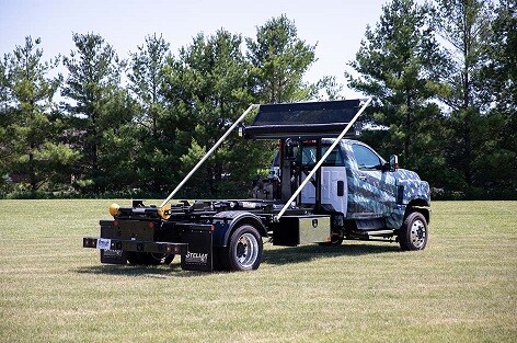 Stellar NXT™18 Series Hooklift Truck